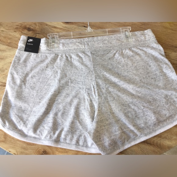 NWT NIKE SLIM FIT SPORTSWEAR HEATHER GRAY SHORTS SIZE - XL - Picture 6 of 11